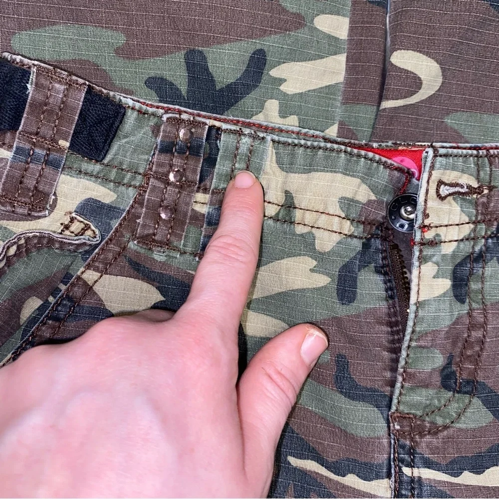 GLO jeans Women's Camo Cargo Capris - Green/Brown/Black - Picture 6 of 14